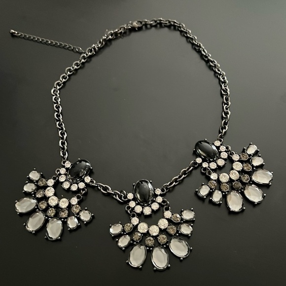 Torrid sparkly statement necklace - Picture 1 of 3